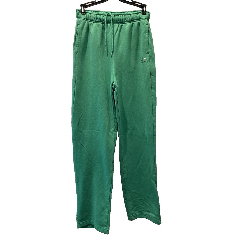 Alo Yoga Accolade Straight-Leg Sweatpants in Lettuce Green - Small